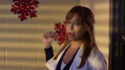 - Could you please help my
dad in the back, please? - The Christmas High Note