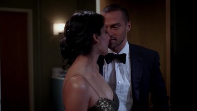 Could you
help me with my zipper? - Grey's Anatomy
