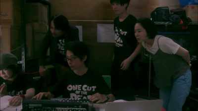 Countdown 10 seconds, 9, 8, 7... - One Cut of the Dead