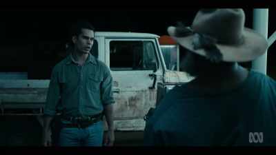 Country, you know anything about
any young mob running around? - Mystery Road: Origin