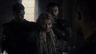 Cover her eyes. - The Last Kingdom
