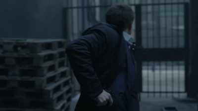 Cover the front, I'm going up. Okay. - Absentia