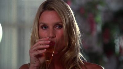 CRAB CAKE?
OH, THANK YOU. - Desperate Housewives