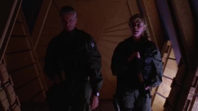 (crackling) - Stargate SG-1
