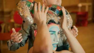 [Craig] I'm hoping I've brought
something they haven't seen before. - Glow Up: Britain's Next Make-Up Star