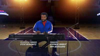 [CRAIG PLAYING KEYBOARD AND
SINGING] - Harlem Globetrotters: Play It Forward