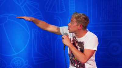 Crawl into her brain,
and kiss away the problems. - Russell Howard: Recalibrate