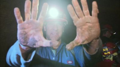 CRAWLING THROUGH A CAVE
WITH 20 OF YOUR PALS... - Dirty Jobs