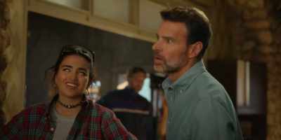-Crazy, man.
-[Liv chuckles] - La Dolce Villa