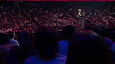 Crazy thing about my relationship
is that it's on display. - Kevin Hart: Irresponsible