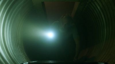 [Creaking continues] - Fear the Walking Dead