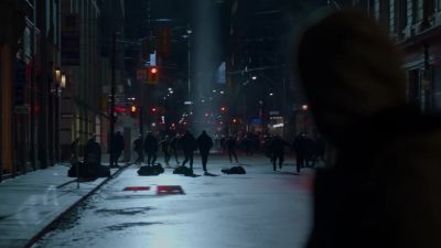 (creatures snarling) - The Strain