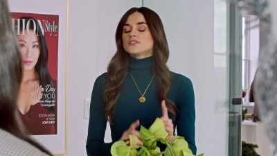 Cred că te străduieşti prea mult. - Lease on Love