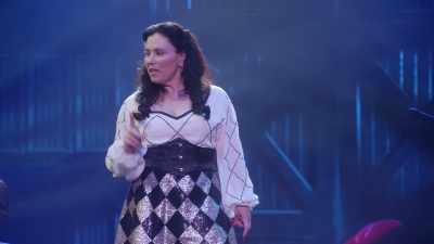 Cred că știu.
Cred că ține de percepție. Nu? - Alex Borstein: Corsets & Clown Suits