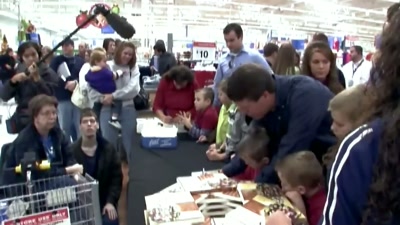 [creepy dramatic music throughout] - Shiny Happy People: Duggar Family Secrets