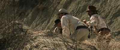 Creo que deberíamos
empezar con el más cercano. - Bone Tomahawk
