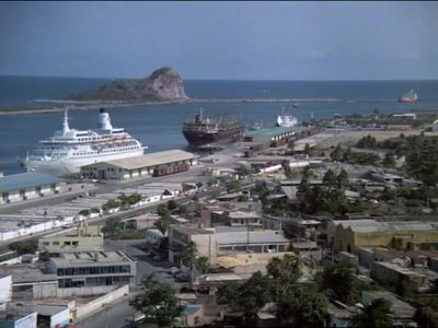 Crew member (over
pa): Good morning, - The Love Boat