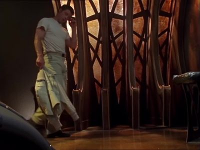 Crichton:
Tier five, passageway
clear, Pilot. - Farscape
