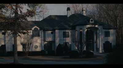 [crickets chirping] - Twisted House Sitter 2