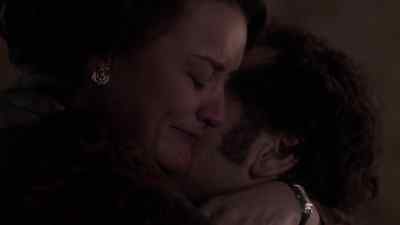 (cries) We can run away. - The Americans