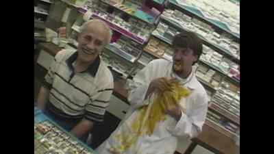 [croaking] - This Is the Tom Green Documentary