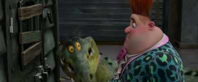 [crocodile growling]
Oh, get real, Alligator Arms. - Hitpig!