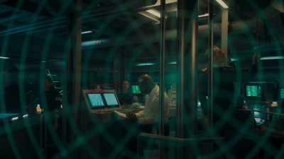 - Cronin, prepare to transmit a message.
- Aye, sir. - Vigil