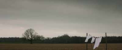 (crow cawing)
(sheets rustling) - Sunrise