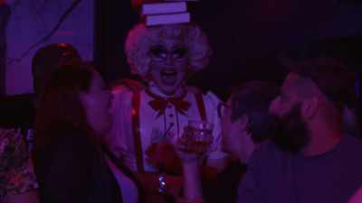 [CROWD AND TRIXIE SCREAMING] - Trixie Mattel: Moving Parts