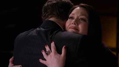 [CROWD APPLAUDING
AND CHATTERING] - Drop Dead Diva