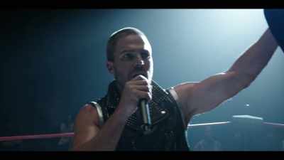 -[crowd chanting] Ricky Rabies!
-To come on out here - Heels