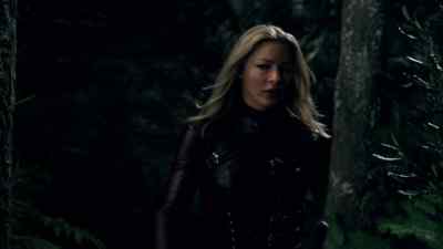 ( crowd chattering ) - Legend of the Seeker