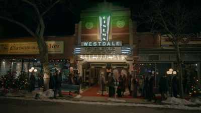 [crowd chattering] - Christmas Movie Magic