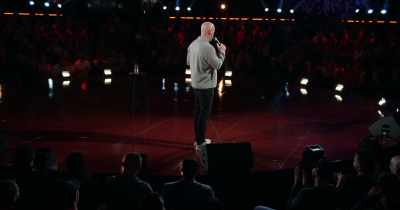 - [crowd cheering]
- [audience member whistles] - Tom Segura: Sledgehammer