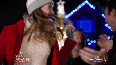 (crowd cheering and clapping) - Making Spirits Bright