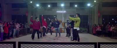 -[crowd cheering]
-[crowd booing] - Step Up: Year of the Dance