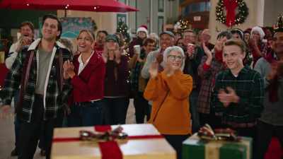 - (crowd cheering)
- Oh, wow! Wow! - The Jinglebell Jubilee