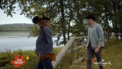 [CROWD CHEERING] - Country at Heart