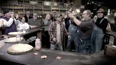 [crowd cheering] - Moonshiners: Master Distiller