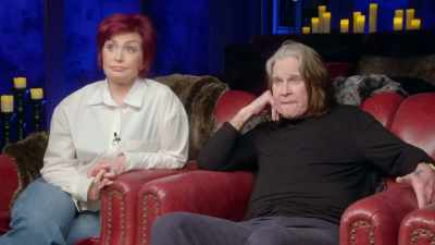 [crowd cheering] - The Osbournes Want to Believe
