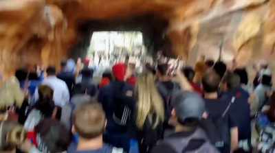 [crowd cheering] - Star Wars: Galaxy's Edge - Adventure Awaits