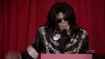 (crowd cheering) - Michael Jackson: Searching for Neverland