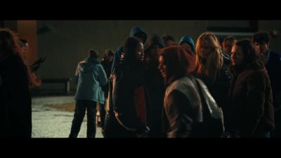 [crowd cheering] - Under the Bridge