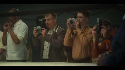 (CROWD CHEERING) - Fight Night: The Million Dollar Heist
