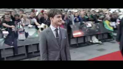 (crowd cheering) - David Holmes: The Boy Who Lived