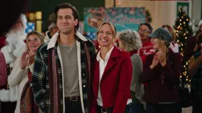 (crowd cheering) - The Jinglebell Jubilee