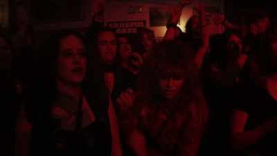 (crowd cheering) - Poker Face