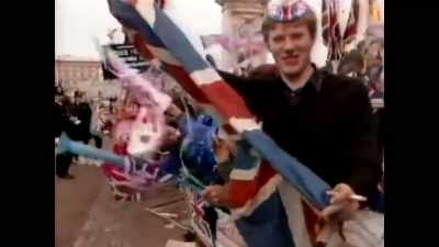 [ Crowd cheering ] - Prince Andrew: Banished