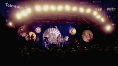 [crowd cheering] - Women Who Rock