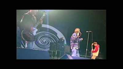 [CROWD CHEERING] - Oasis: Knebworth 1996